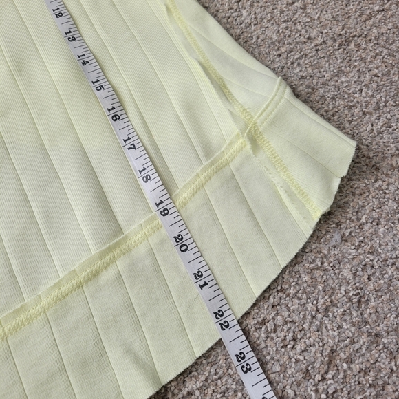 RD Style Neon Yellow Raw Edge Open Back Tank Top sz M - Brand New - Picture 5 of 5